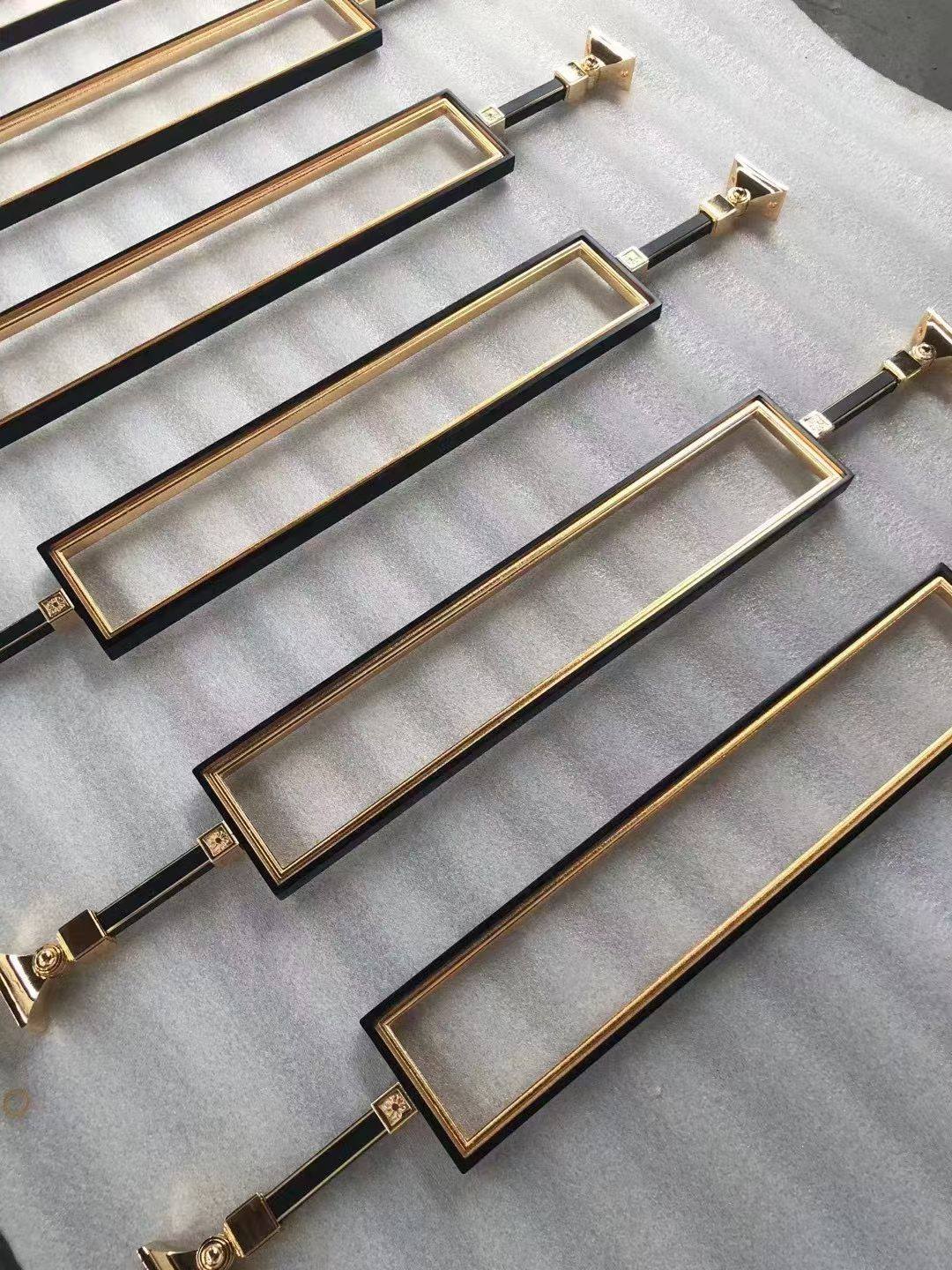 Frame Noir Ansicht 1