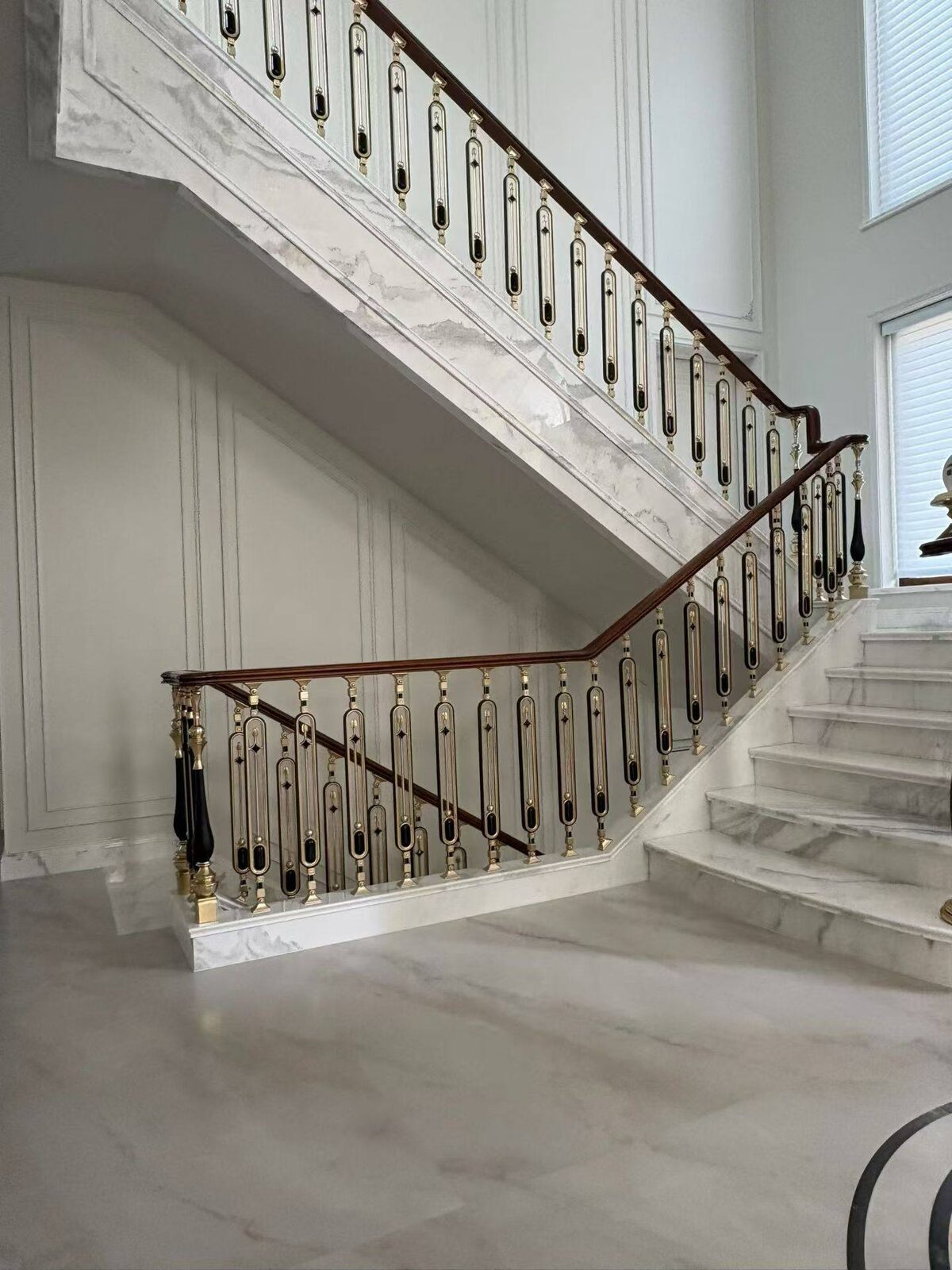 Luxus-Villa Treppengeländer in Bauherren-Projekt